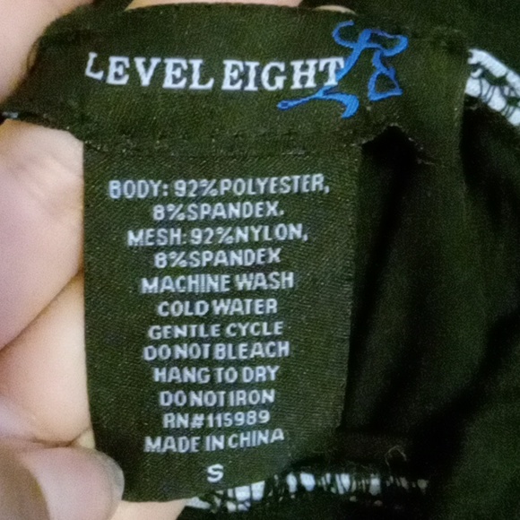 Women's black athletic wear leggings so small - Picture 2 of 2